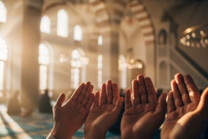 Short Eid ul-Adha wishes and greetings for family and friends